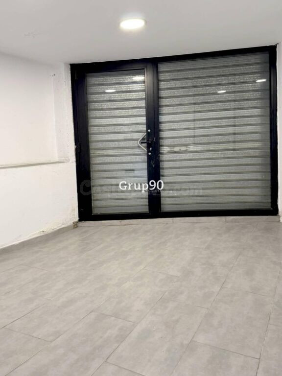 AMPLIO LOCAL COMERCIAL A PIE DE CALLE EN DRA CASTELLS - foto 12