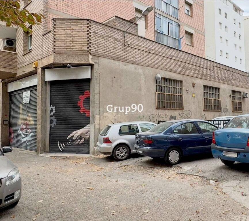 AMPLIO LOCAL COMERCIAL A PIE DE CALLE EN DRA CASTELLS - foto 13