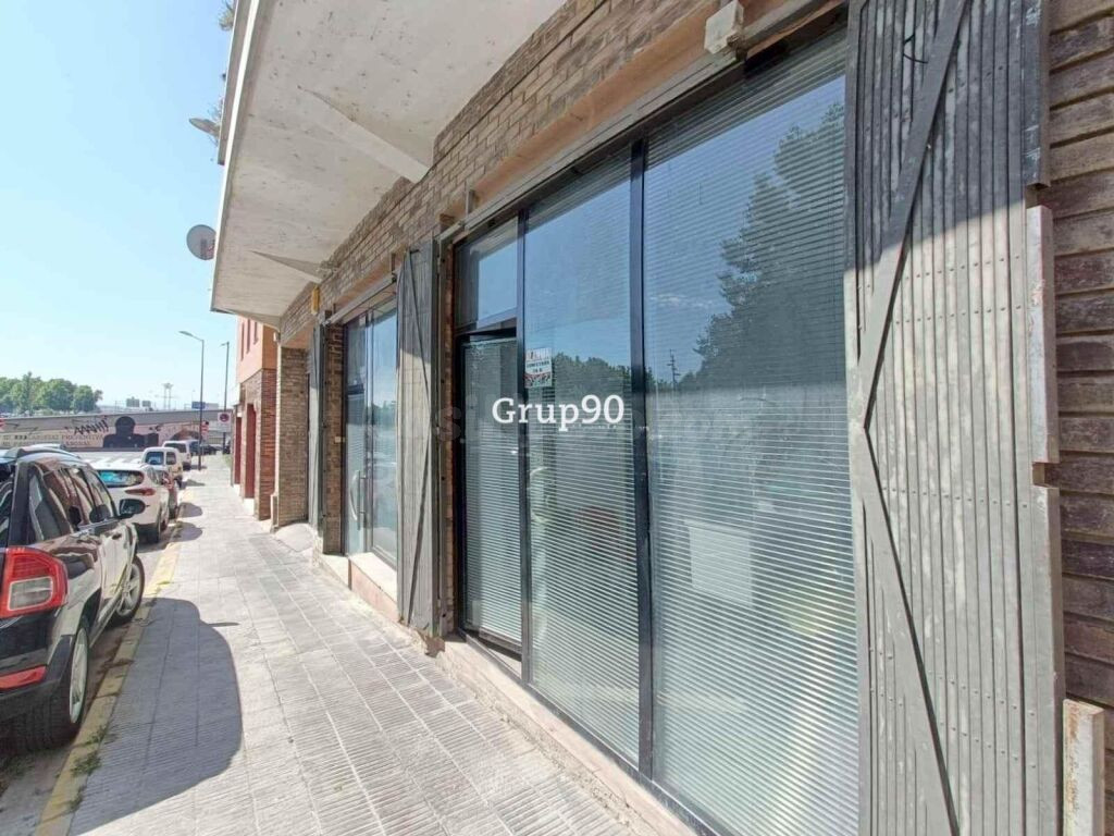 Local comercial a pie de calle de 240m2 en Zona Instituts - foto 16