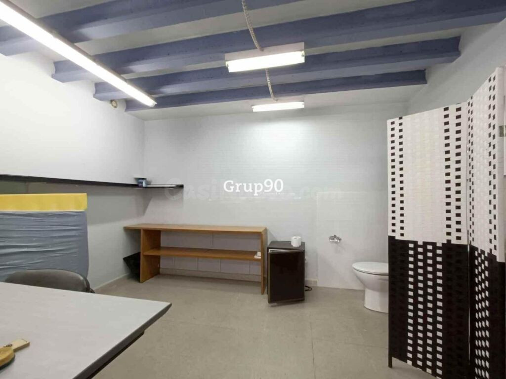 Local comercial a pie de calle de 240m2 en Zona Instituts - foto 17