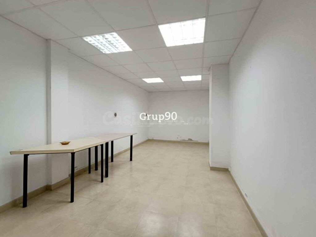 Local comercial a pie de calle de 240m2 en Zona Instituts - foto 27