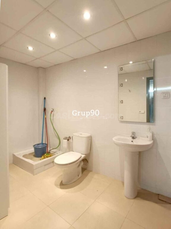 Local comercial a pie de calle de 240m2 en Zona Instituts - foto 29