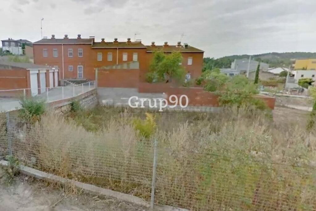 ¡PARCELA URBANA EN EL CORAZÓN DEL PUEBLO A UN PRECIO IRRESISTIBLE!