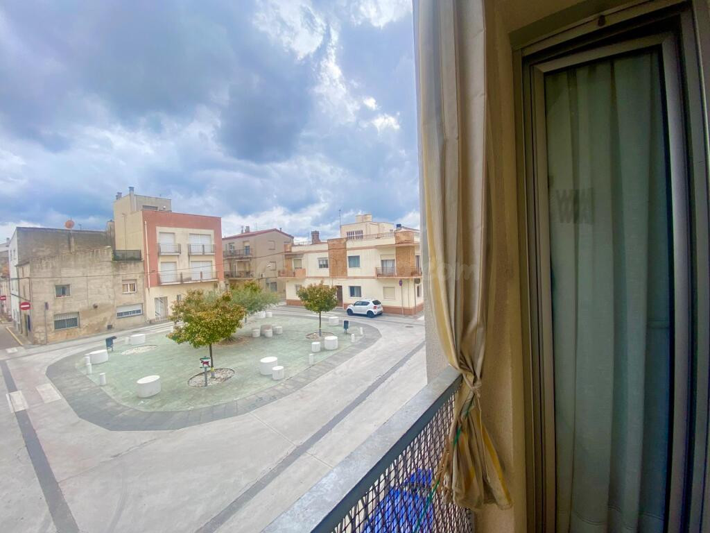 Piso seminuevo con vistas a plaza en Santa Bárbara - foto 3