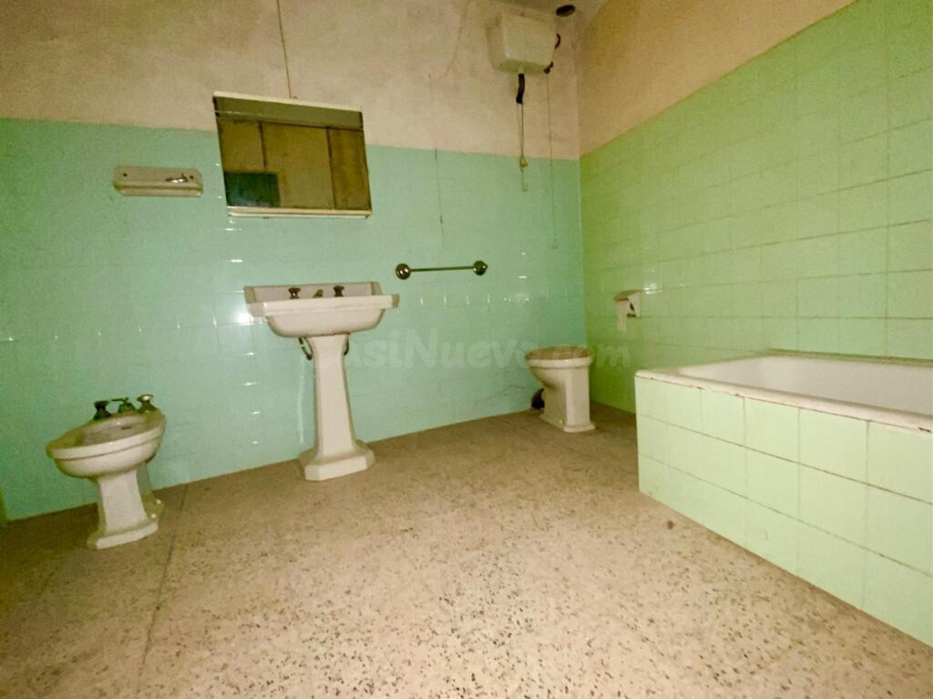Casa con patio, piso y desván en Sarroca de Lleida - foto 14