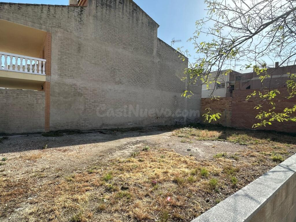 Parcela céntrica en la Cava para construcción de casa - foto 3