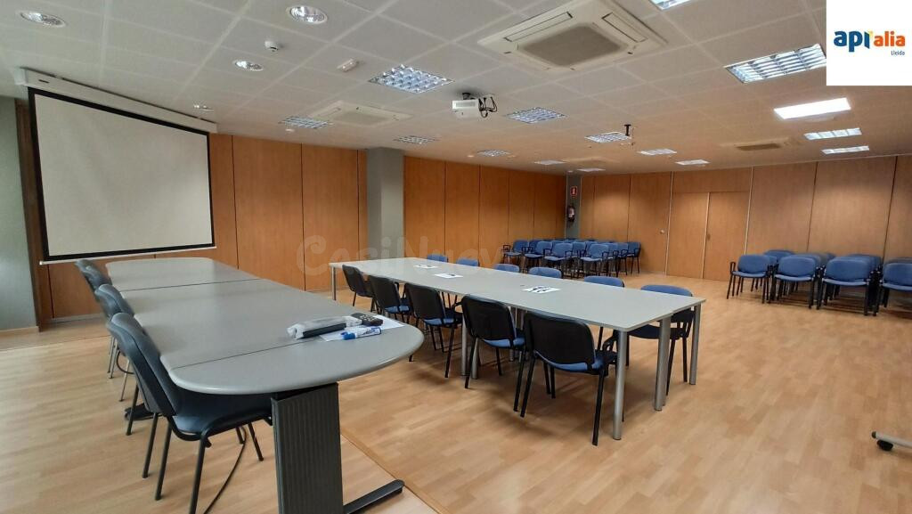 EXCLUSIVA APIALIA: Amplia y funcional oficina en venta – ¡Lista para empezar a trabajar!