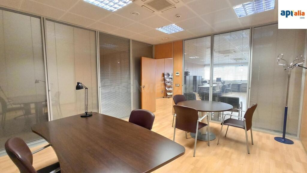 EXCLUSIVA APIALIA: Amplia y funcional oficina en venta – ¡Li - foto 2