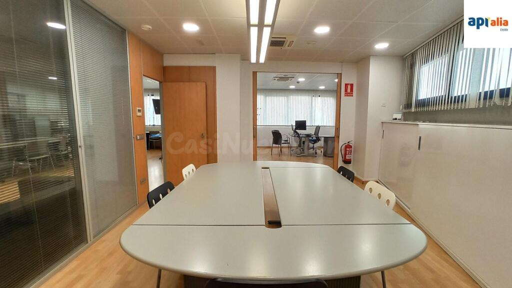 EXCLUSIVA APIALIA: Amplia y funcional oficina en venta – ¡Li - foto 4