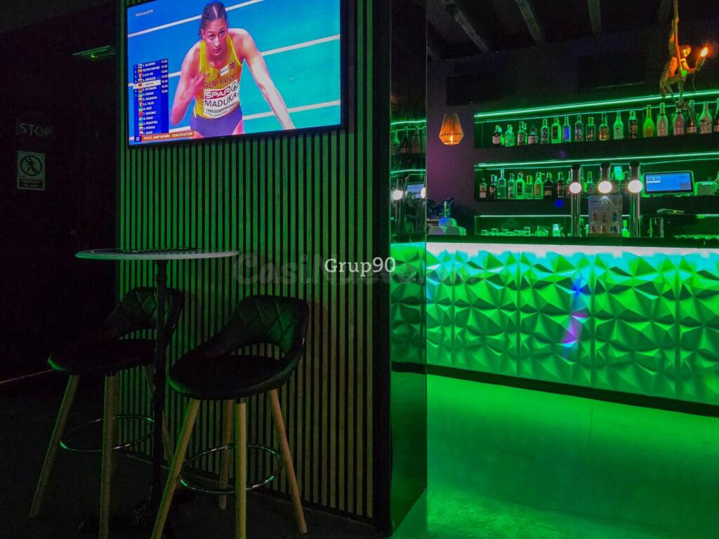 ? ¡OPORTUNIDAD DE TRASPASO EN LLEIDA! BAR MUSICAL CON POSIBI - foto 11