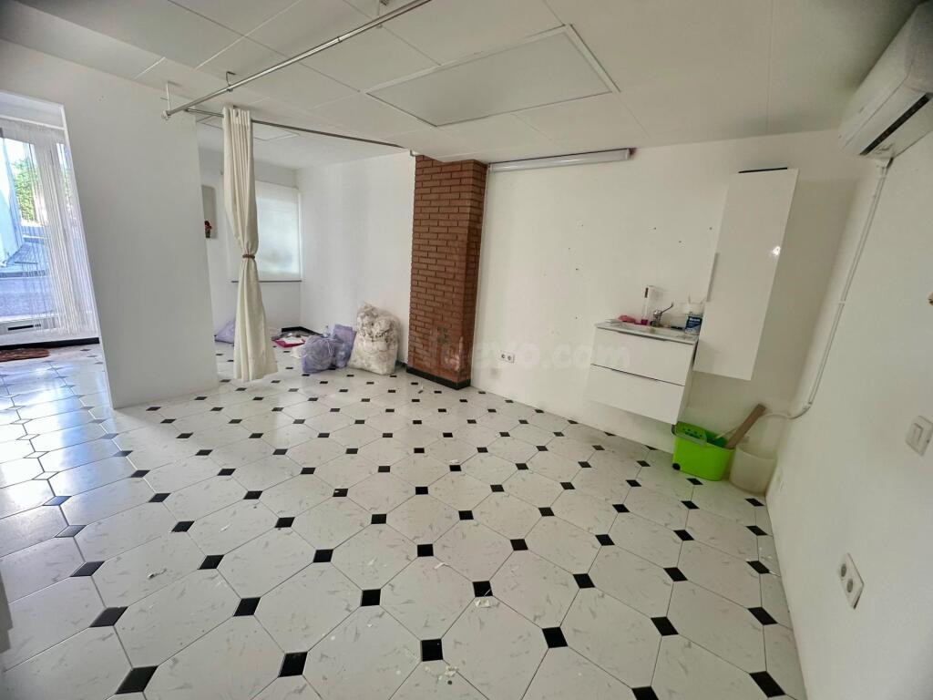 Casa de planta baja y dos pisos en La Galera - foto 3
