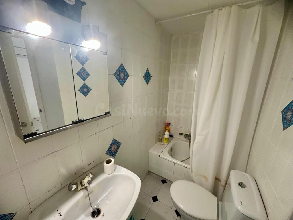 Casa de planta baja y dos pisos en La Galera - foto 4
