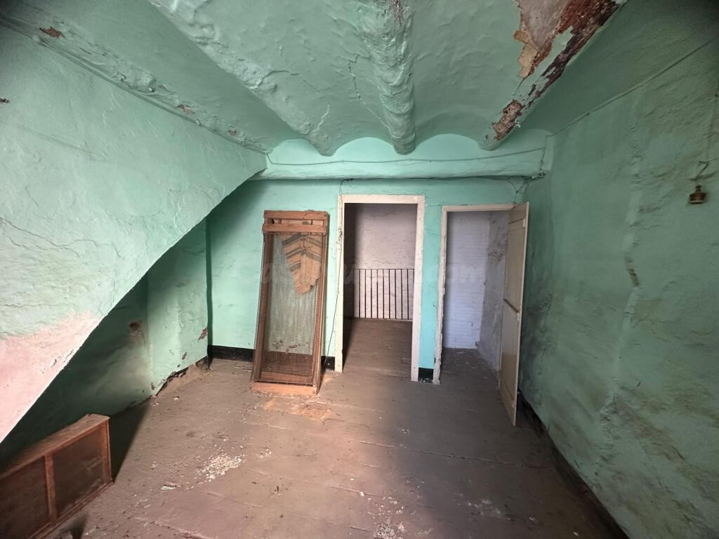 Casa de planta baja y dos pisos en La Galera - foto 5