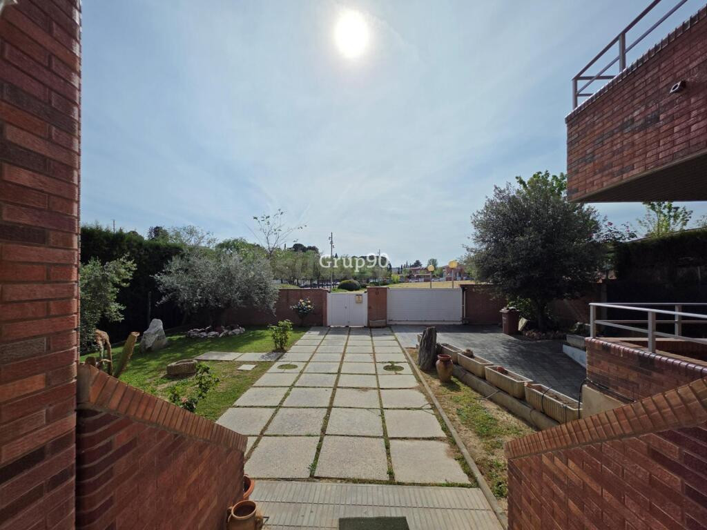 ? Chalet exclusivo en Lleida – Espacio, privacidad y ubicaci - foto 4