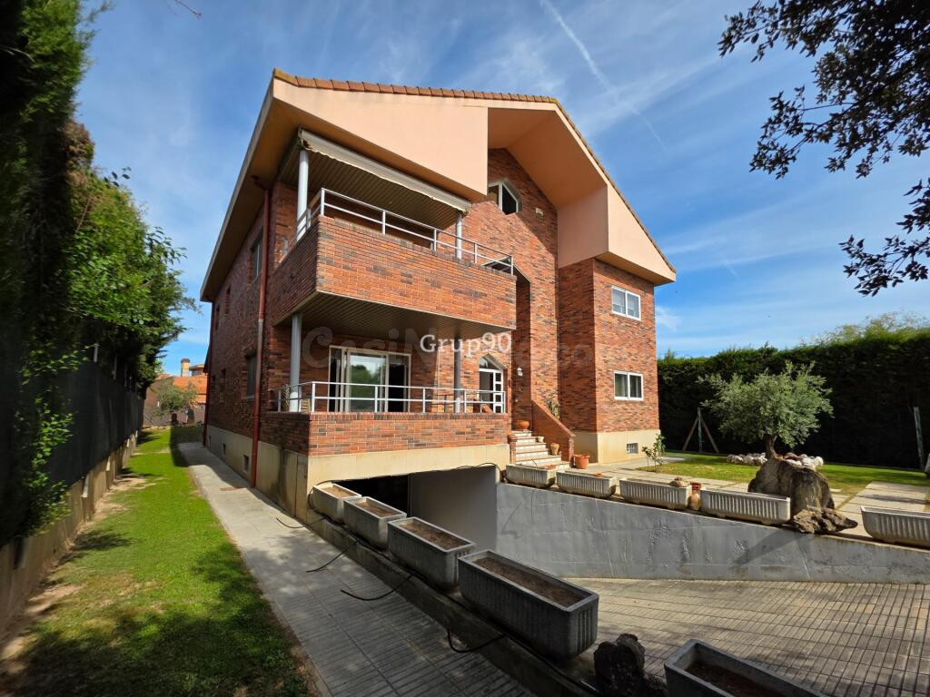 ? Chalet exclusivo en Lleida – Espacio, privacidad y ubicaci - foto 5
