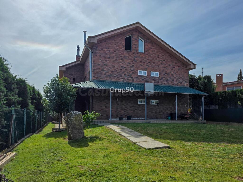 ? Chalet exclusivo en Lleida – Espacio, privacidad y ubicaci - foto 7