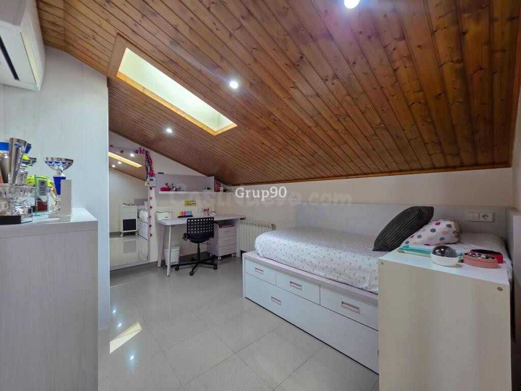Espectacular Ático Dúplex de 130 m2 con Gran Terraza y Máxim - foto 11
