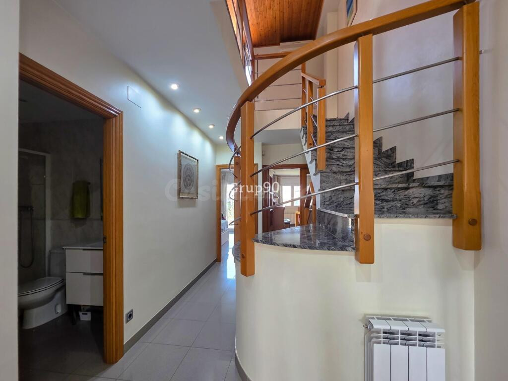 Espectacular Ático Dúplex de 130 m2 con Gran Terraza y Máxim - foto 31