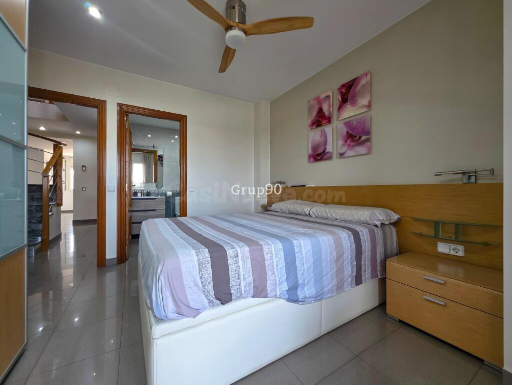 Espectacular Ático Dúplex de 130 m2 con Gran Terraza y Máxim - foto 32