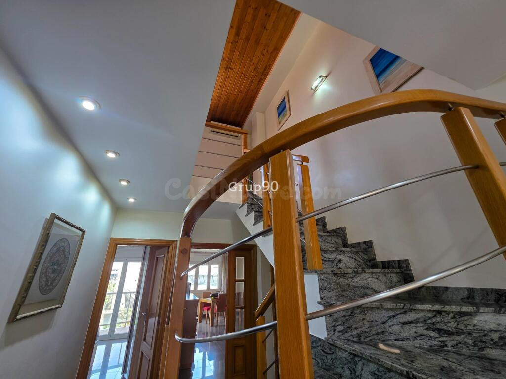 Espectacular Ático Dúplex de 130 m2 con Gran Terraza y Máxim - foto 44
