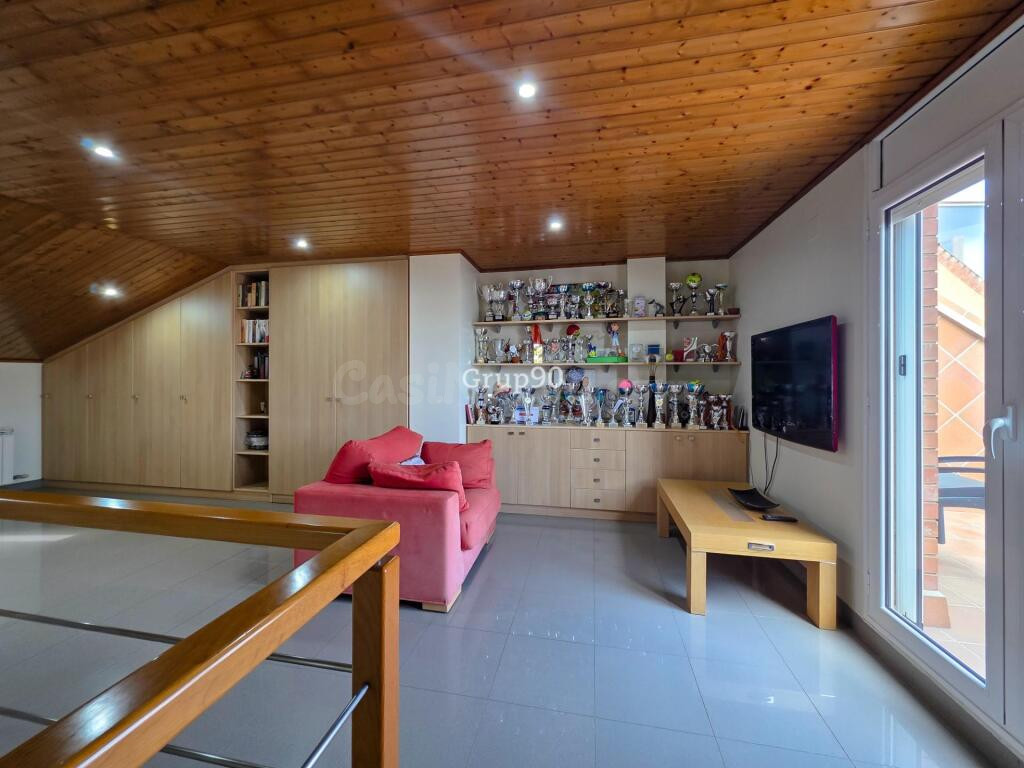 Espectacular Ático Dúplex de 130 m2 con Gran Terraza y Máxim - foto 48