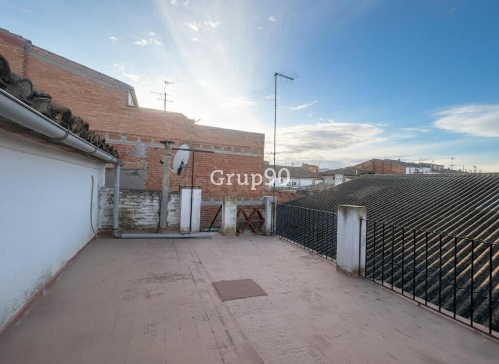 Casa de pueblo única en Artesa de Lleida + local + almacén - foto 11