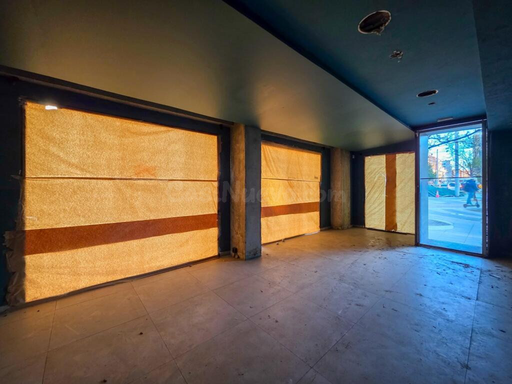 Local comercial en alquiler en Plaça Ricard Vinyes – Lleida - foto 2