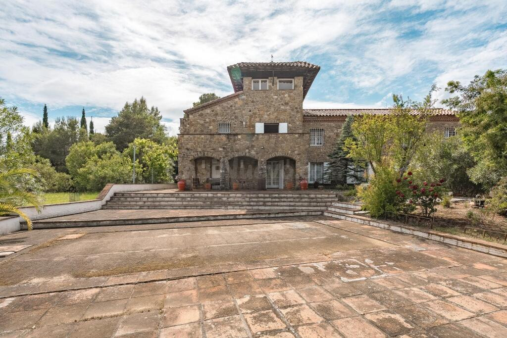 Exclusiva finca con carácter en el Alt Empordà - foto 2