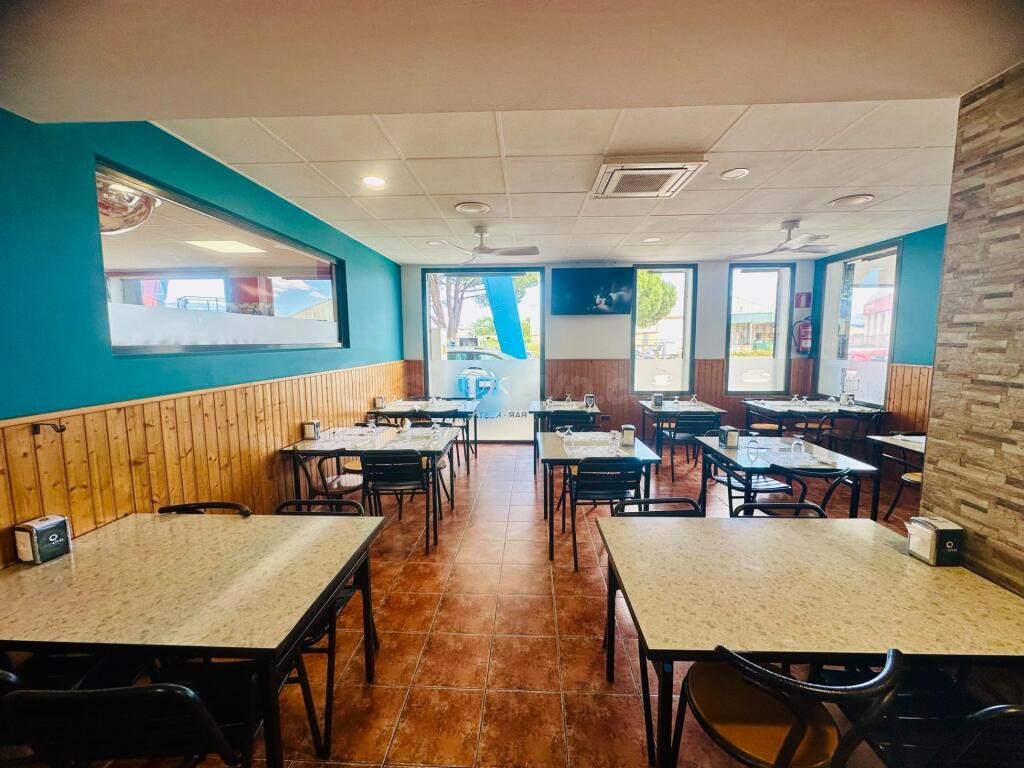 Traspaso de restaurante-cafeteria en pleno rendimiento - foto 2