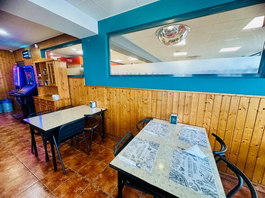 Traspaso de restaurante-cafeteria en pleno rendimiento - foto 3