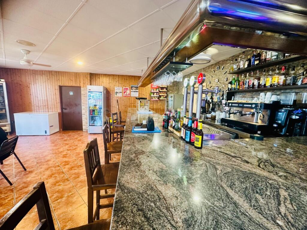 Traspaso de restaurante-cafeteria en pleno rendimiento - foto 4