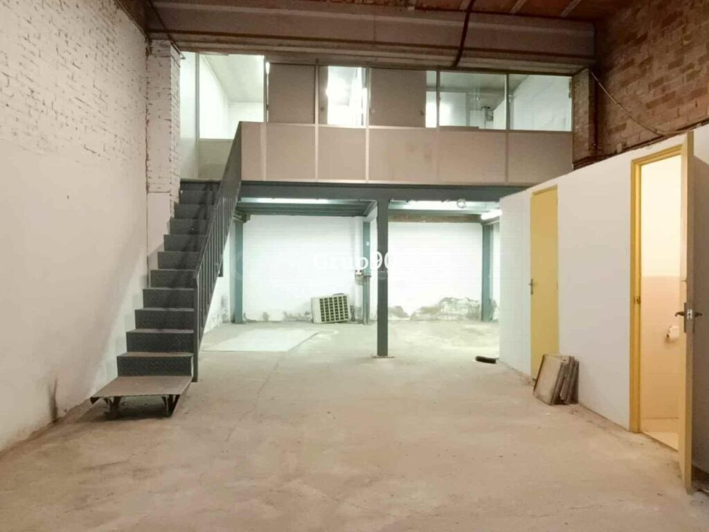 ¡Oportunidad Única en la Zona! Local Comercial de 79 m2 a Pi - foto 2