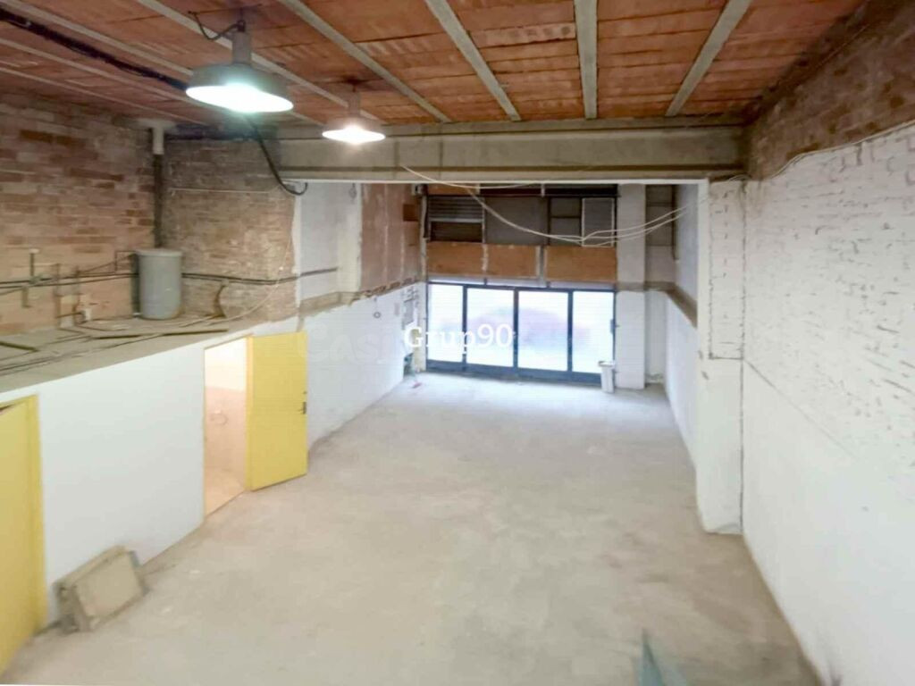 ¡Oportunidad Única en la Zona! Local Comercial de 79 m2 a Pi - foto 13