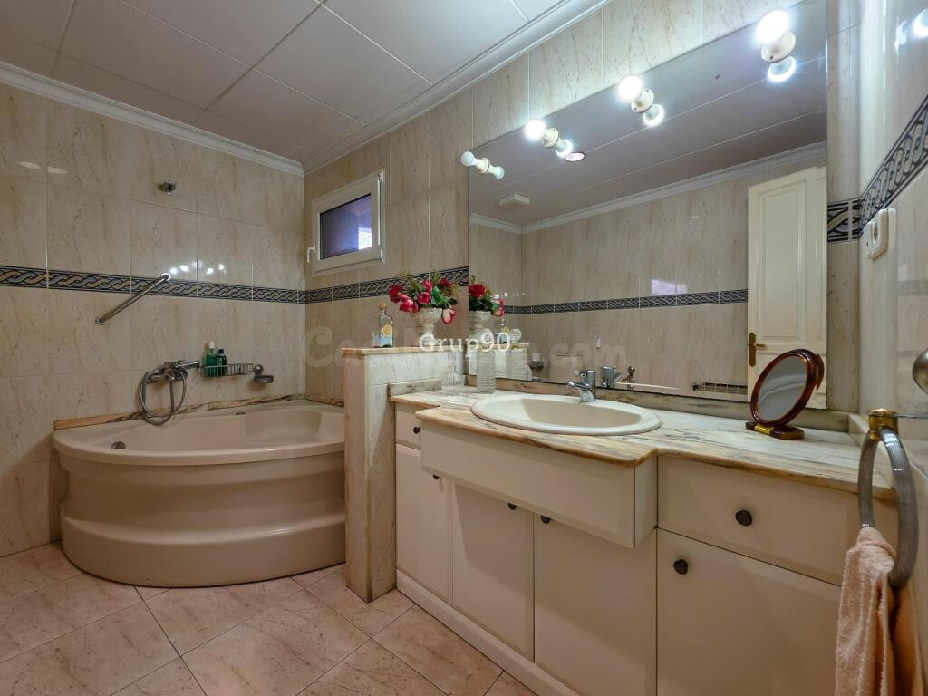 Espectacular casa de 567 m2 con infinitas posibilidades en A - foto 6