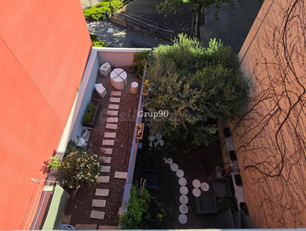 CASA CON DESPACHO PROFESIONAL EN EL CENTRO - foto 6