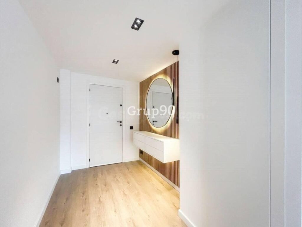 Piso señorial reformado a estrenar en Av. Madrid – Centro de - foto 11