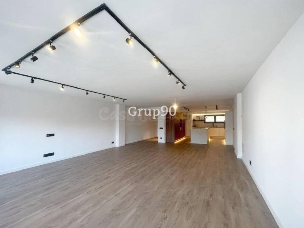Piso señorial reformado a estrenar en Av. Madrid – Centro de - foto 12
