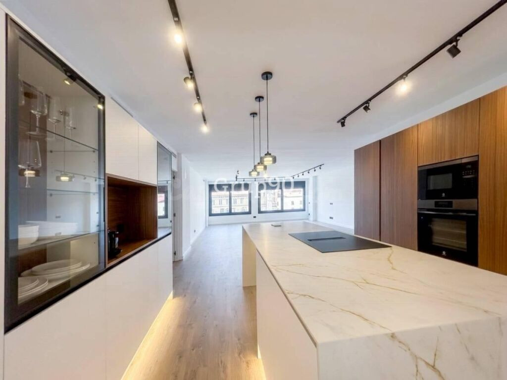 Piso señorial reformado a estrenar en Av. Madrid – Centro de - foto 15