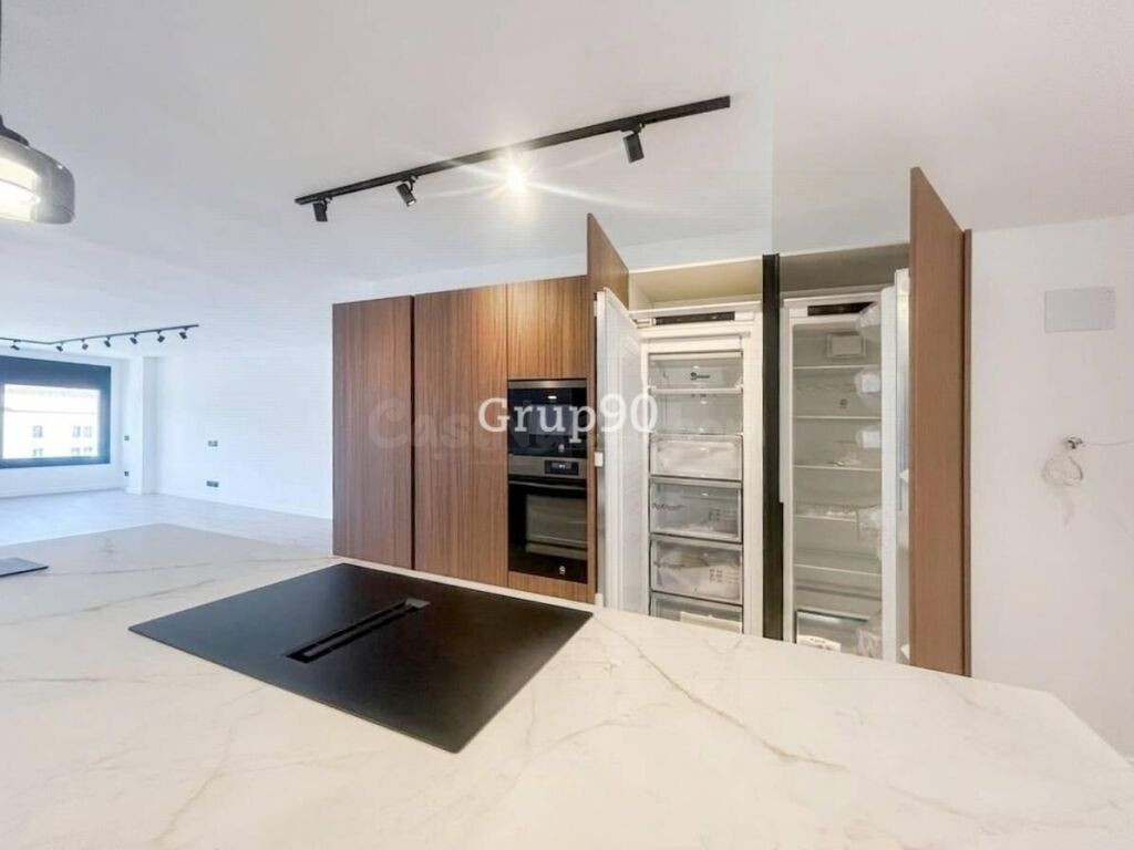 Piso señorial reformado a estrenar en Av. Madrid – Centro de - foto 18