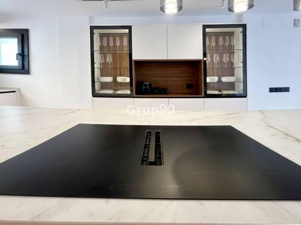 Piso señorial reformado a estrenar en Av. Madrid – Centro de - foto 20