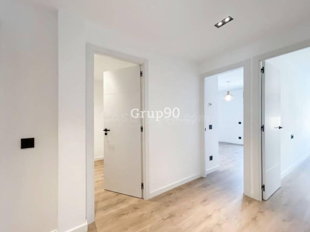 Piso señorial reformado a estrenar en Av. Madrid – Centro de - foto 22