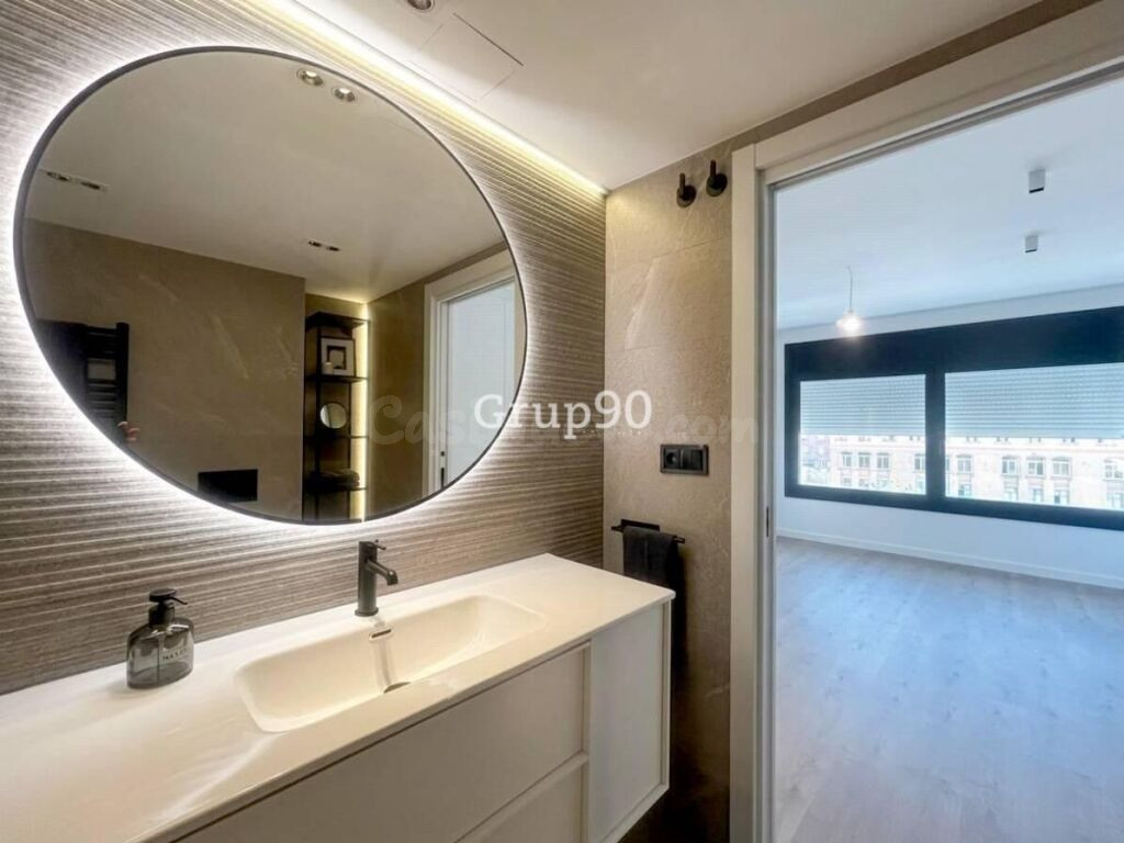 Piso señorial reformado a estrenar en Av. Madrid – Centro de - foto 27
