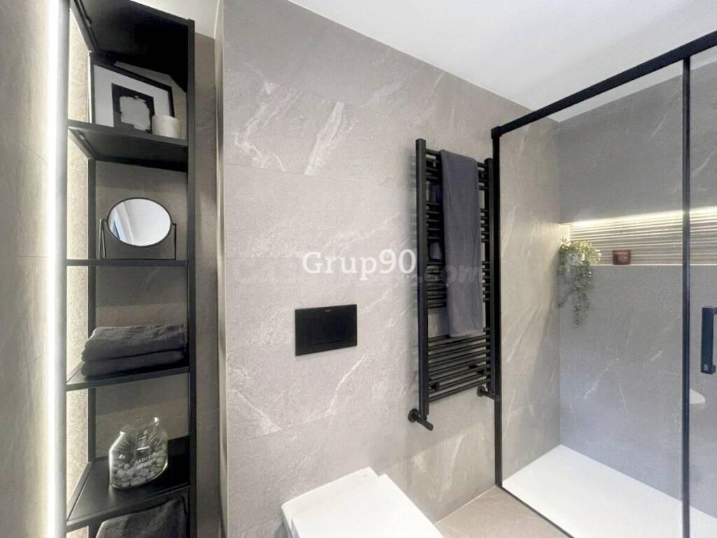 Piso señorial reformado a estrenar en Av. Madrid – Centro de - foto 28