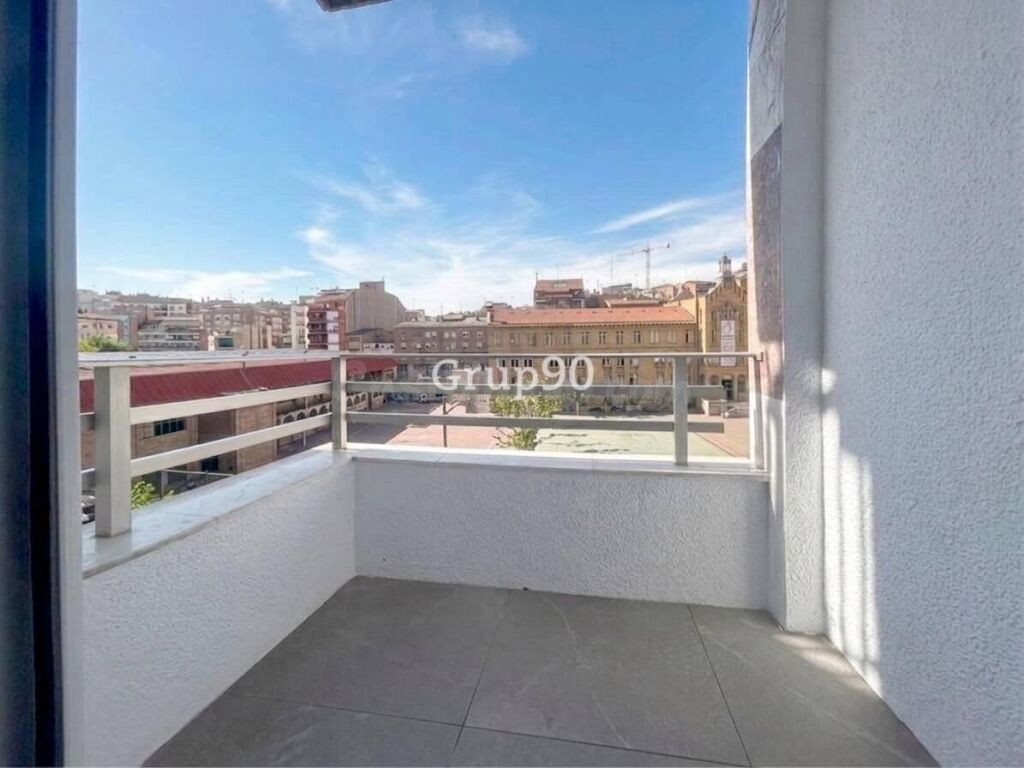 Piso señorial reformado a estrenar en Av. Madrid – Centro de - foto 33