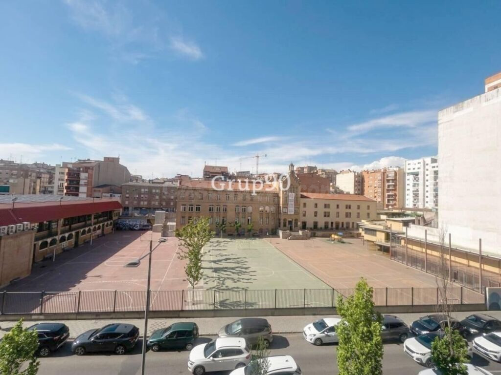 Piso señorial reformado a estrenar en Av. Madrid – Centro de - foto 34