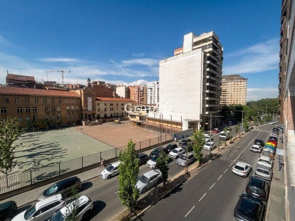 Piso señorial reformado a estrenar en Av. Madrid – Centro de - foto 35