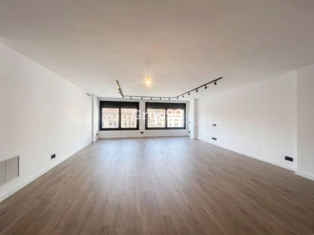 Piso señorial reformado a estrenar en Av. Madrid – Centro de - foto 7