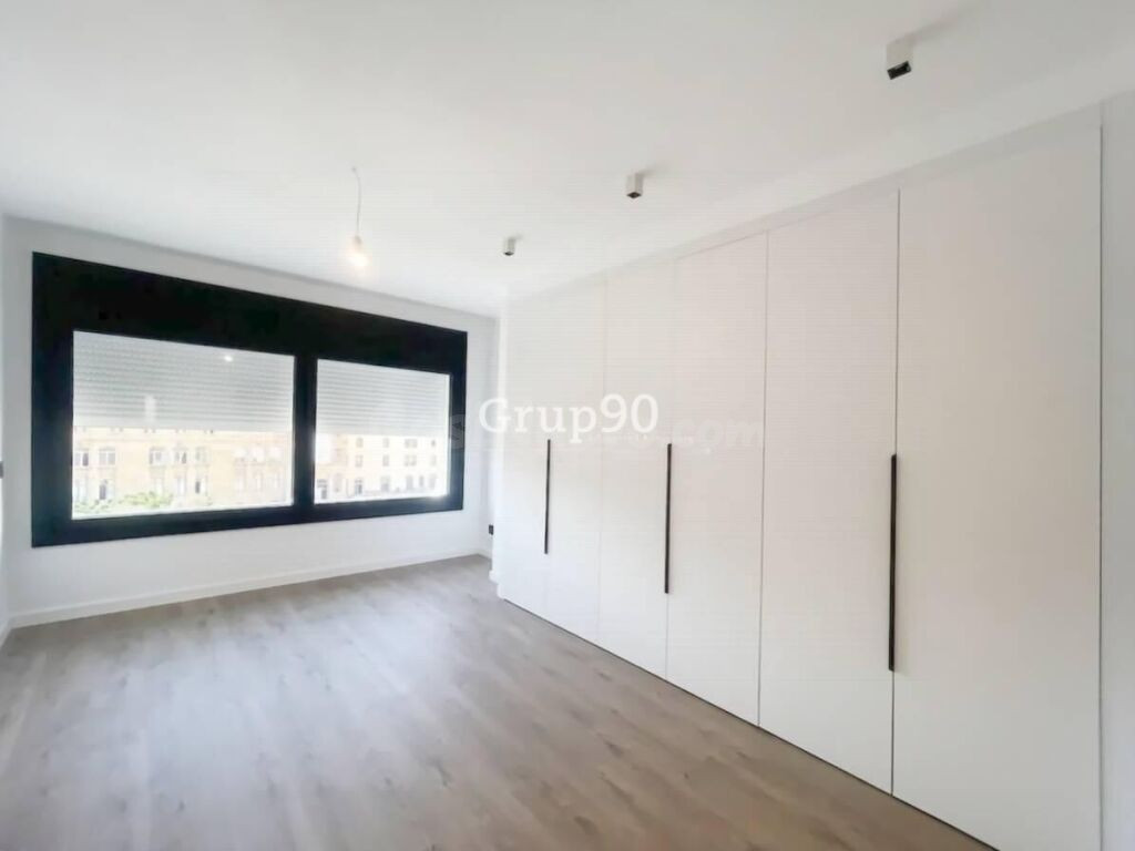 Piso señorial reformado a estrenar en Av. Madrid – Centro de - foto 9