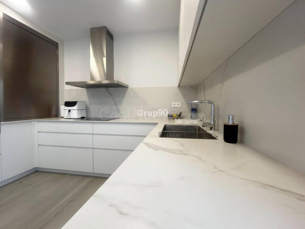 ? ESPECTACULAR CASA SEMINUEVA EN IVARS D’URGELL – ESPACIO, P - foto 2