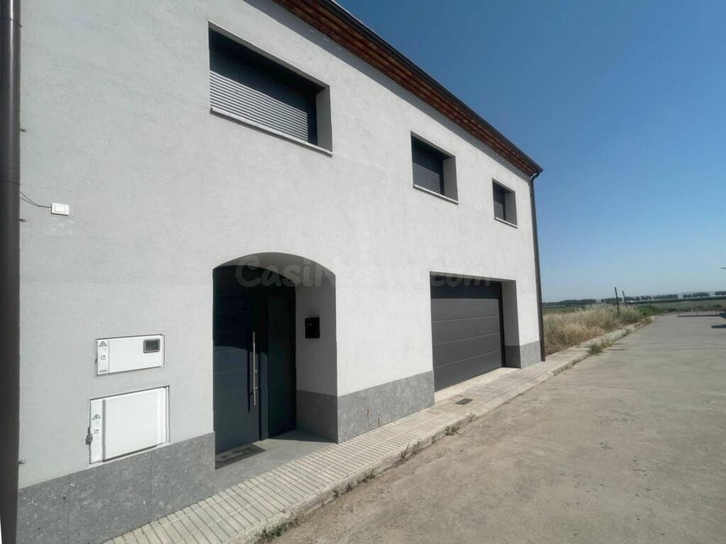 ? ESPECTACULAR CASA SEMINUEVA EN IVARS D’URGELL – ESPACIO, P - foto 47